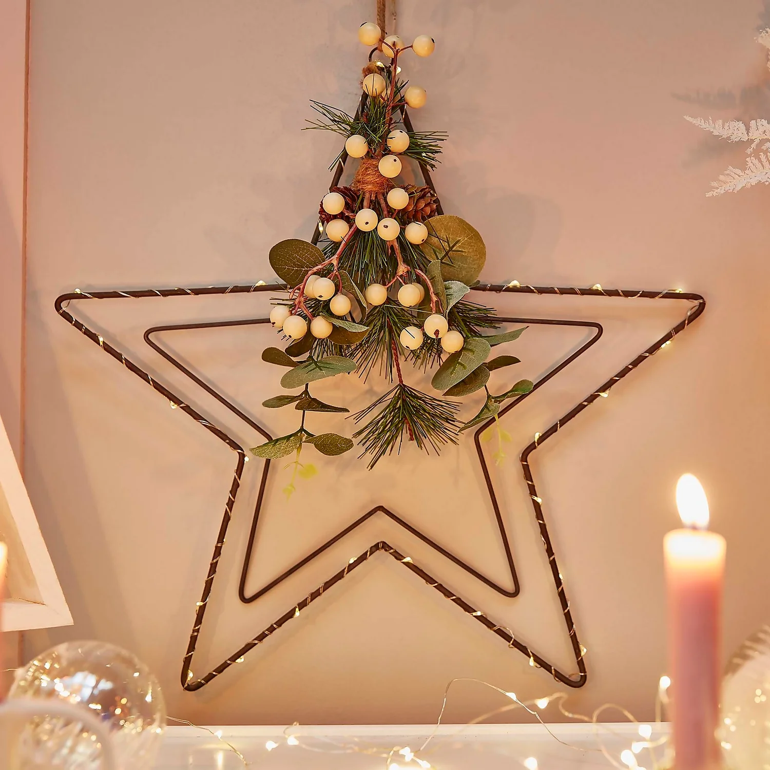 Pre-lit Mistletoe Wire Star Christmas Decoration (Battery Operated) 4 Pre-lit Mistletoe Wire Star Christmas Decoration (Battery Operated) - Image 2